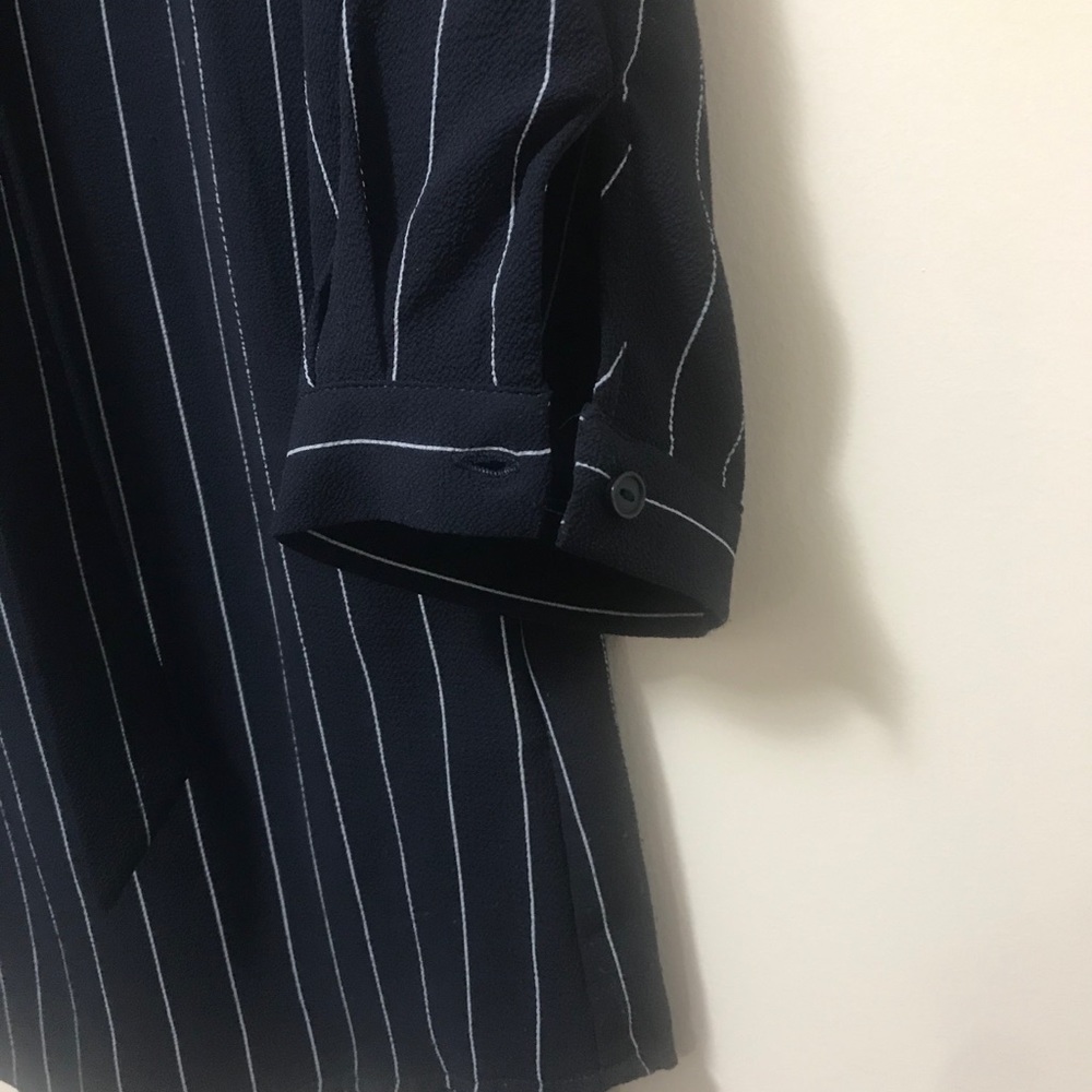 Mandee Navy Blue Striped Tie-Collar Blouse. S - Picture 11 of 12